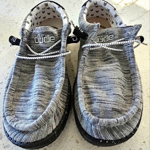 Hey Dude Wally Shoe sz youth 6 medium
